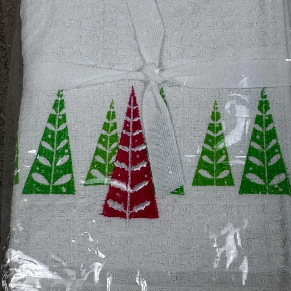 NWT Crate & Barrel Tannenbaum Holiday Christmas Tree Dishcloths  Towels White